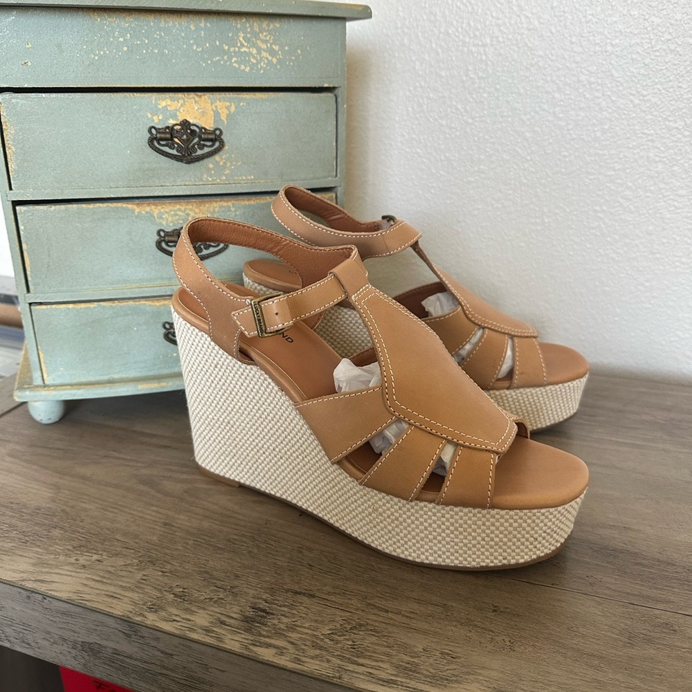 Lucky Brand Tan Wedge Sandals
